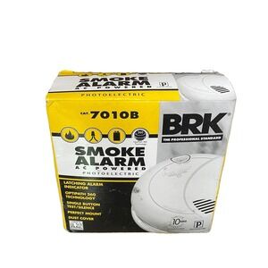 First Alert BRK Cat. 7010B AC Powered Hardwired Smoke Alarm Battery Backup New